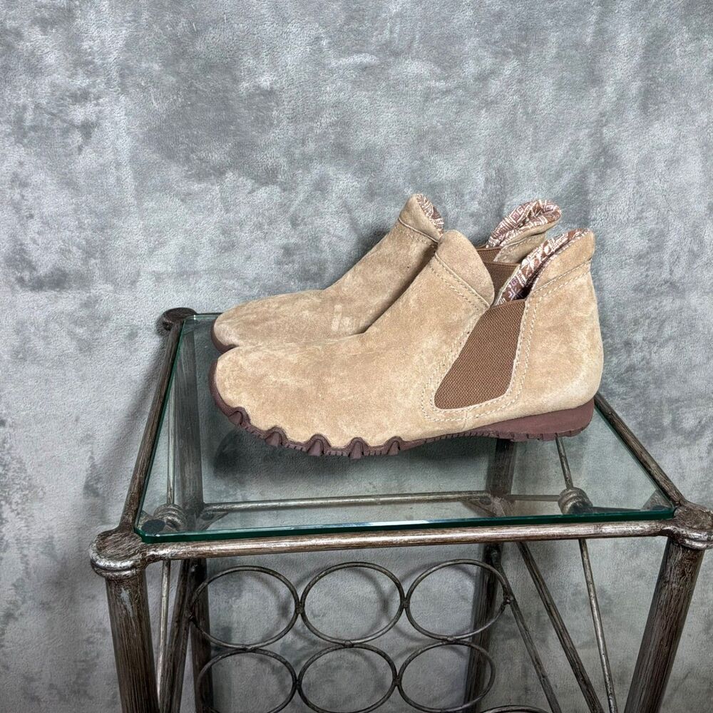 Skechers Relaxed Fit Suede Ankle Boots Brown pull on Memory Foam Women’s 9